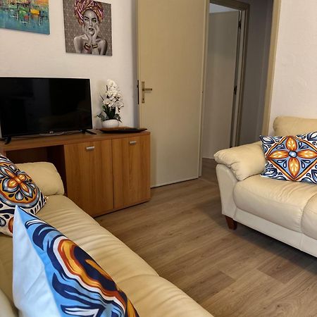 شقة Davide'S Sardinian Escape - Centro Storico-5Min Di Auto Dal Mare سينيسكولا المظهر الخارجي الصورة